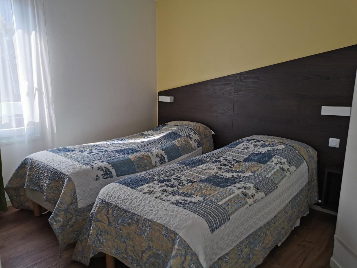 Hotel Fasthotel Paris Ouest 2*